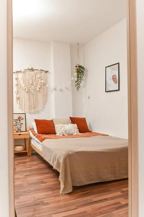 Cosy&Art 1Bd Apartment Next To Slaveykov Square Sofia